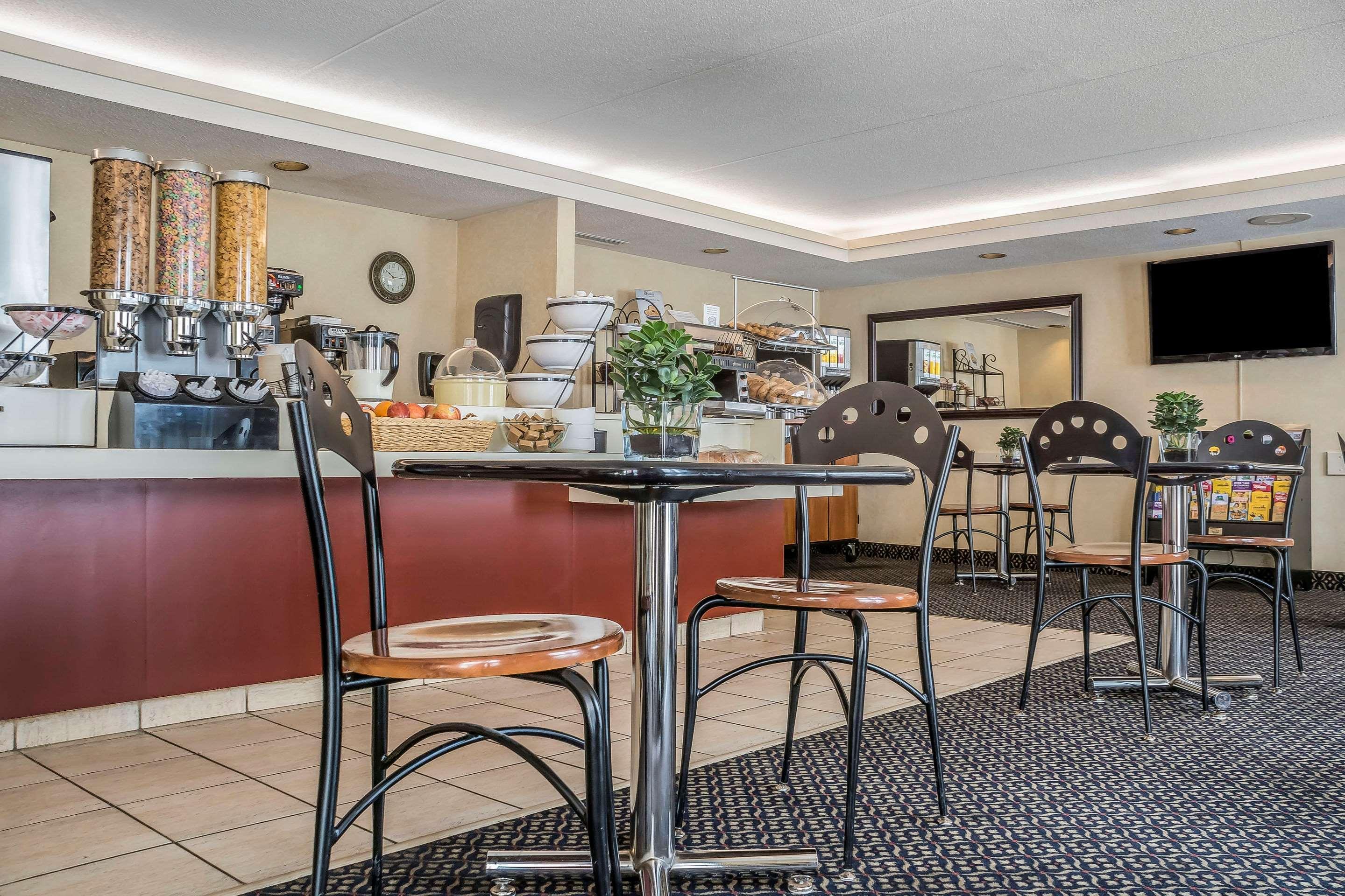 Comfort Suites Лондон Экстерьер фото